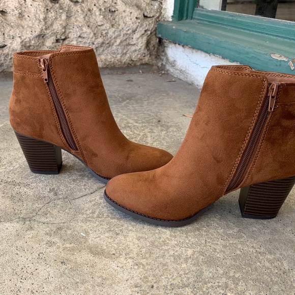 Soda Zipper Pull Cognac Suede Heel Ankle Bootie 6 - Picture 8 of 8